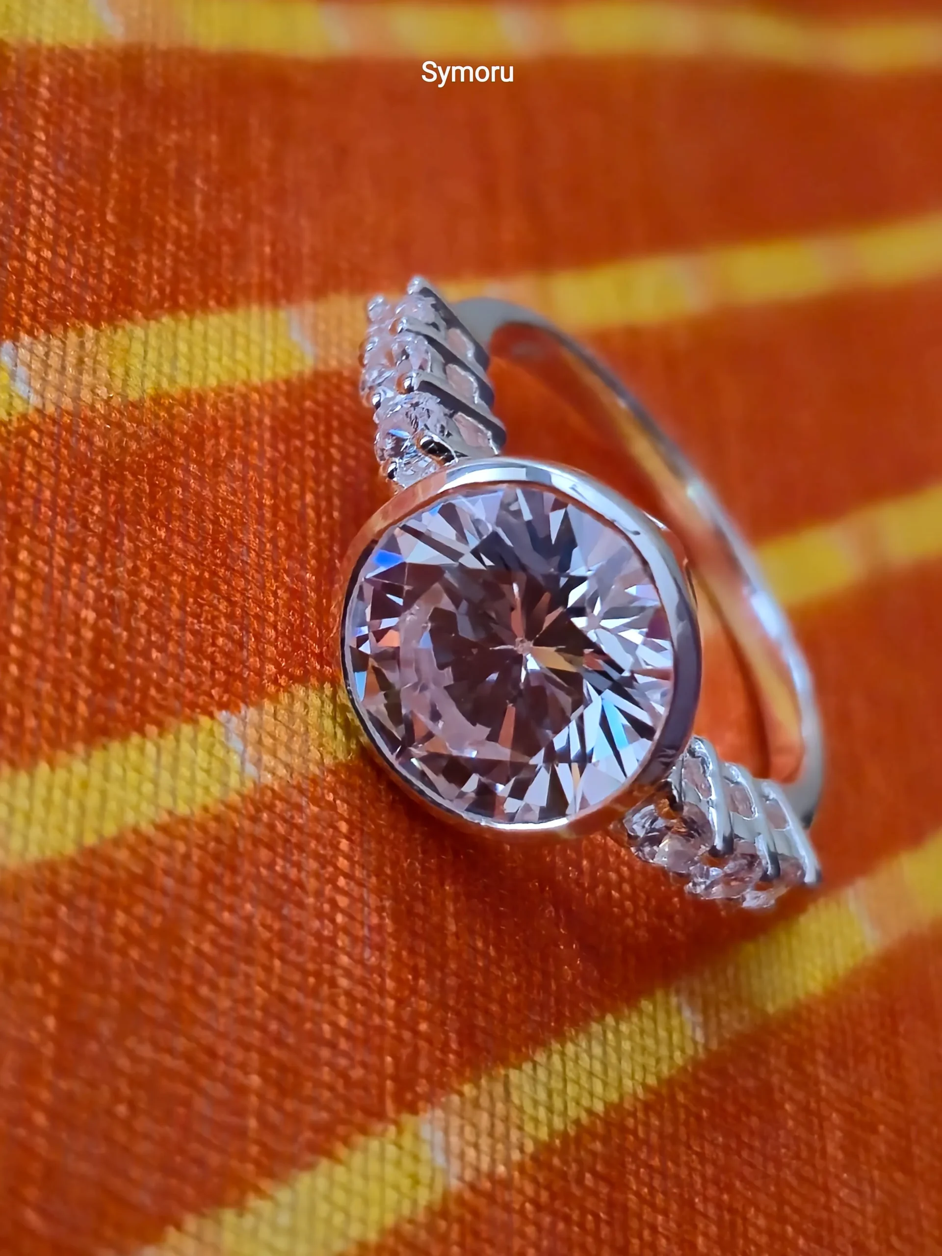 925 Sterling Silver Round CZ Solitaire Ring with Side Stones