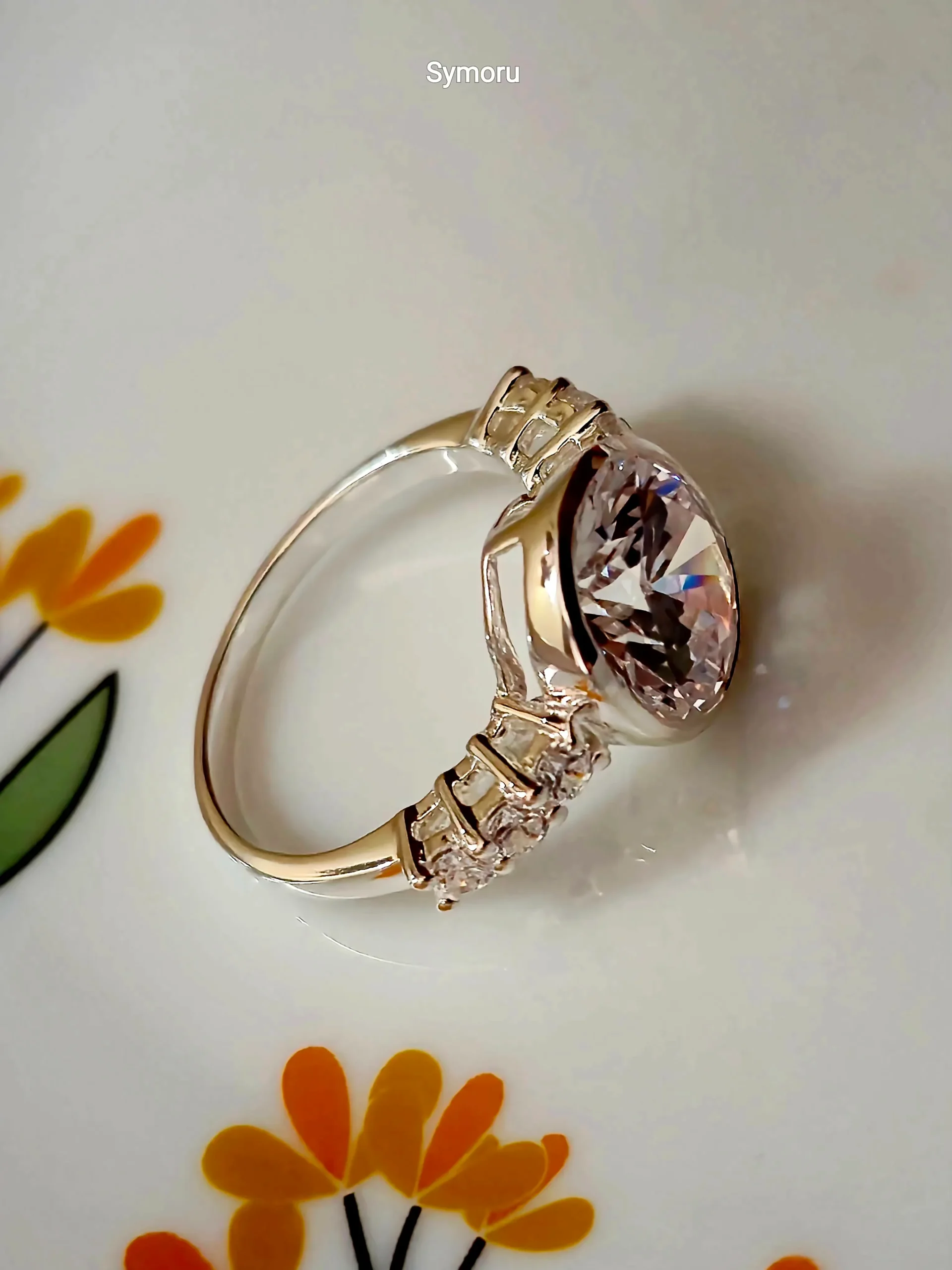 925 Sterling Silver Round CZ Solitaire Ring with Side Stones