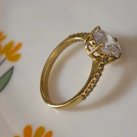 Round Cut Solitaire Cubic Zirconia Gold Ring