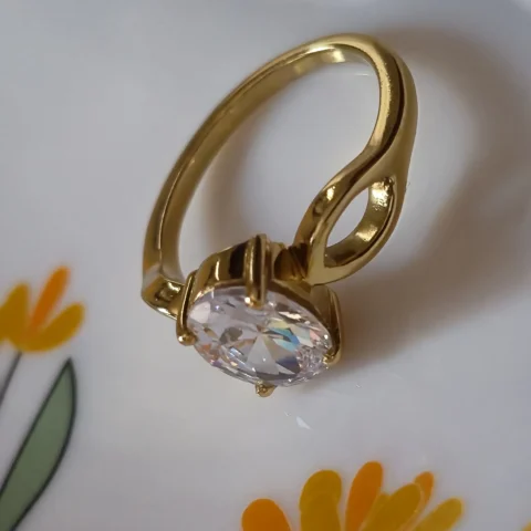 Swirl Design Cubic Zirconia Solitaire Gold Ring