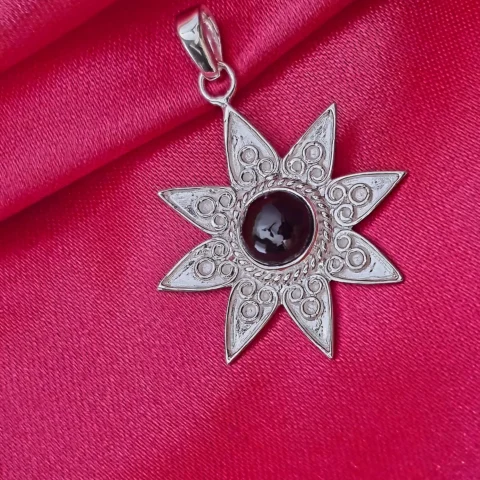925 Sterling Silver Black Onyx Sun Flower Pendant for Women